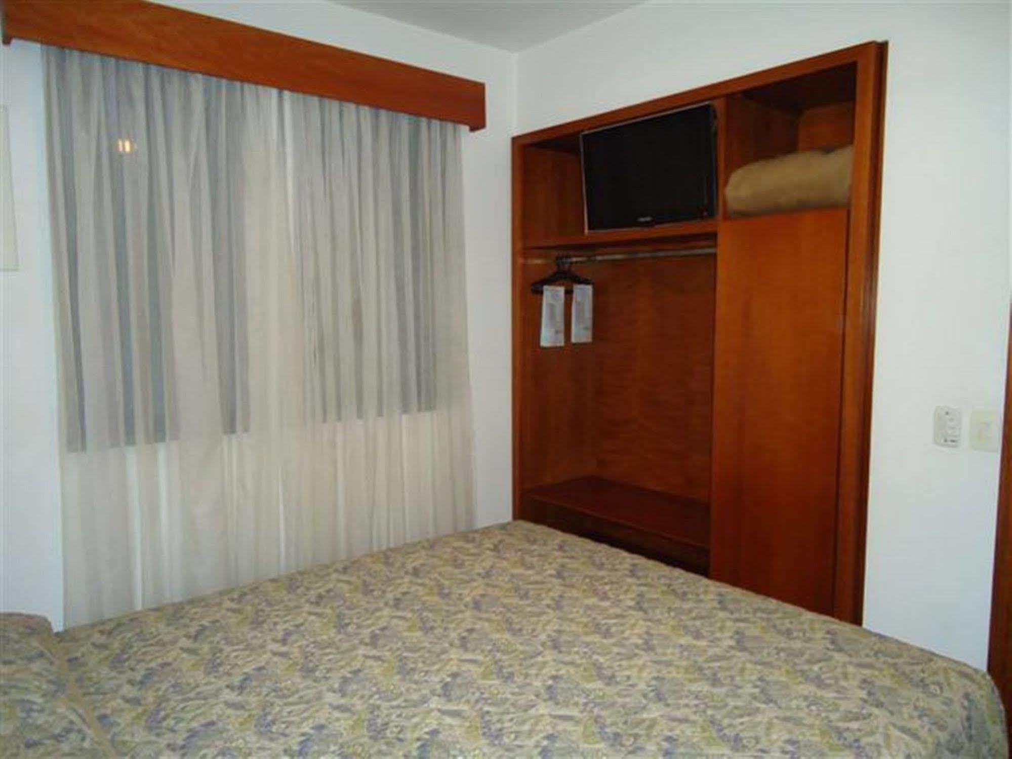 Collins Trade Hotel Porto Alegre Esterno foto
