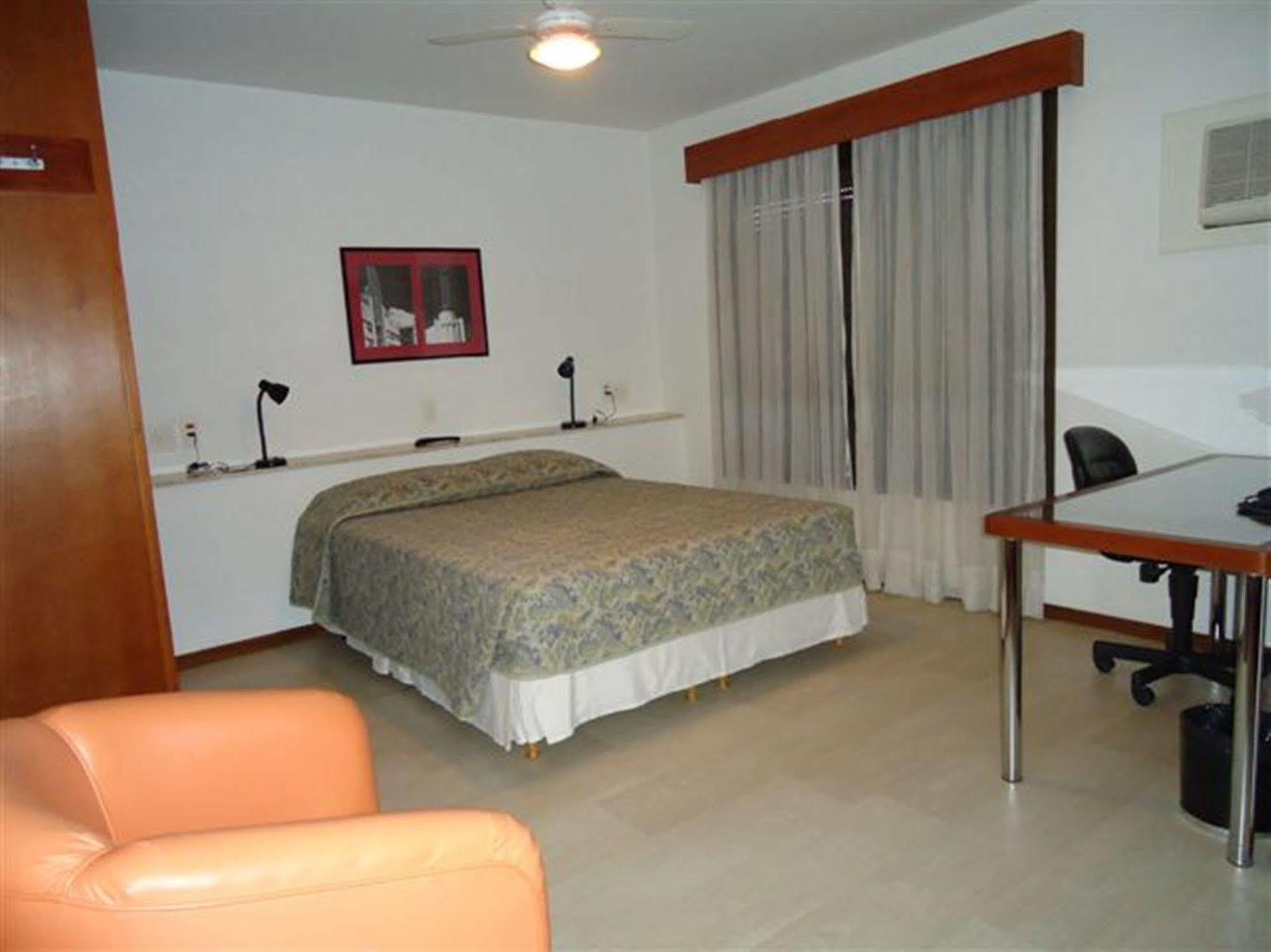 Collins Trade Hotel Porto Alegre Esterno foto