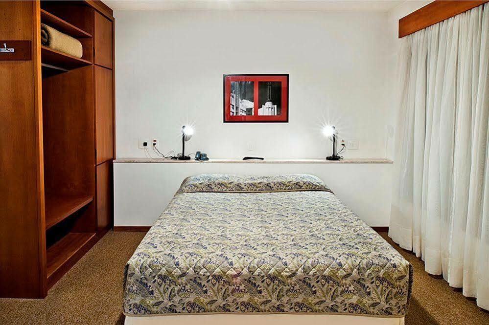 Collins Trade Hotel Porto Alegre Esterno foto